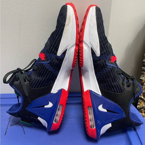 EUC Nike size 15 Lebron Witness VI Mens Basketball Trainers CZ4052 Sneakers - Picture 12 of 16